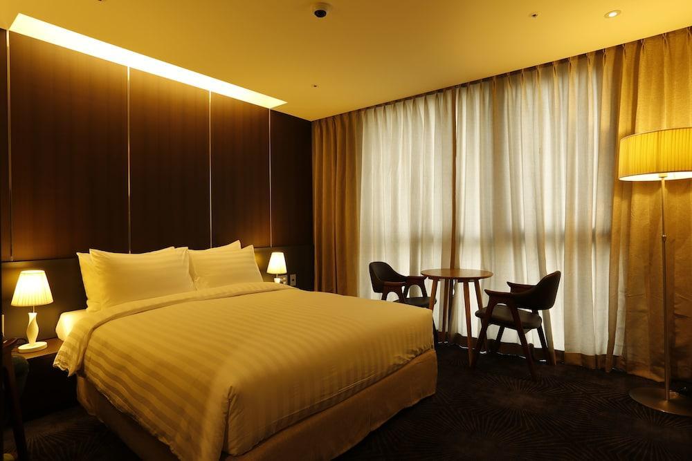 Days Hotel Jeju Seogwipo Ocean Экстерьер фото