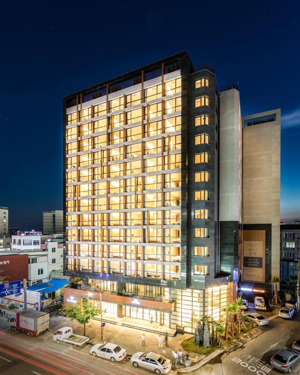 Days Hotel Jeju Seogwipo Ocean Экстерьер фото